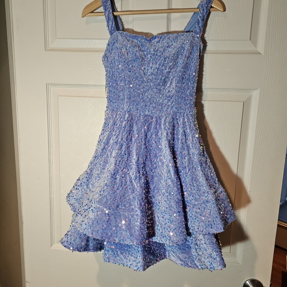 A-line Tiered, Lace Up Back, Sequin, Homecoming Formal Dress, Size 4, Light Blue